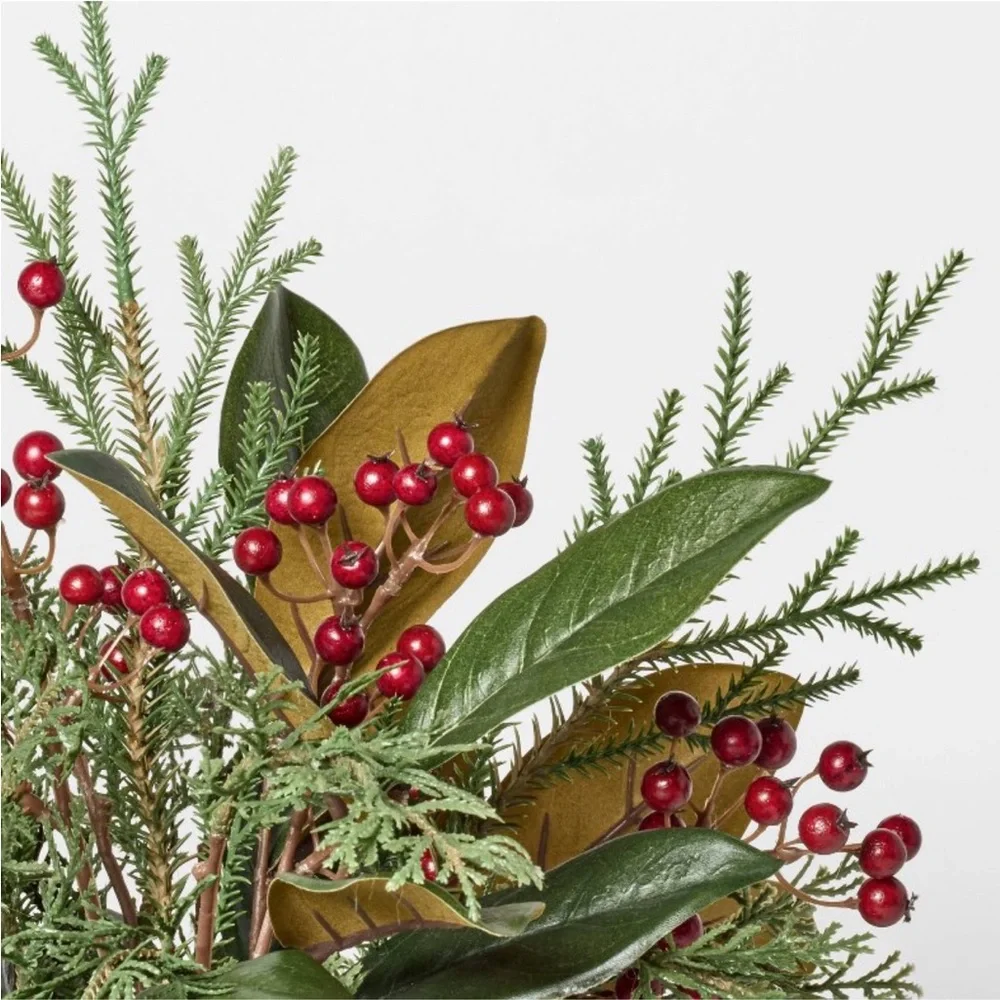 STUDIO MCGEE NWT magnolia berry holiday arrangement-15”